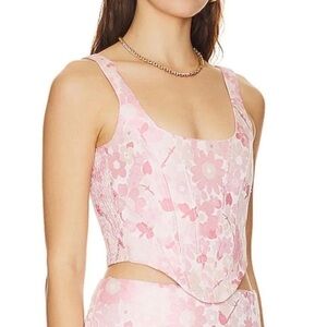 Amanda Uprichard Fischer top​
